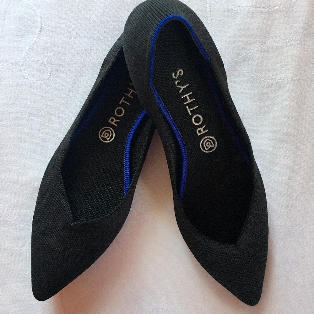 New Rothys Black pointe toe flat 10W